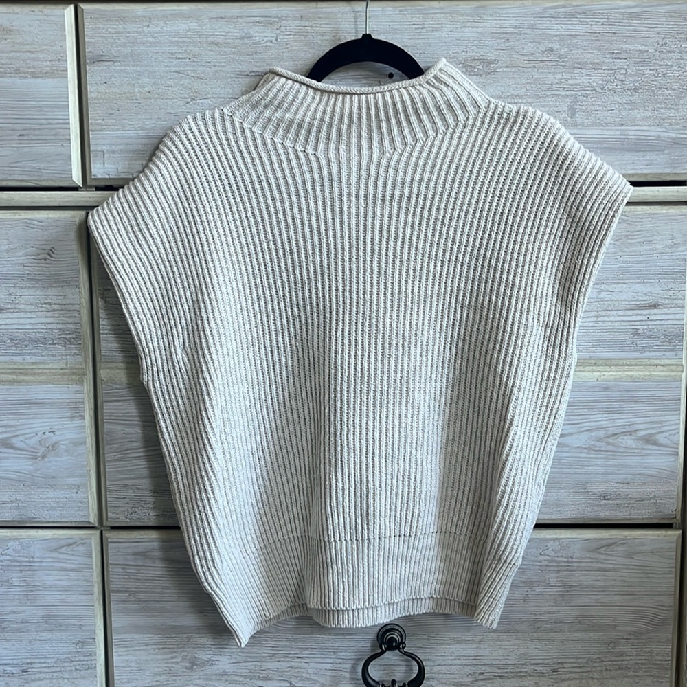 Short Sleeve Sweater Vest in Cream